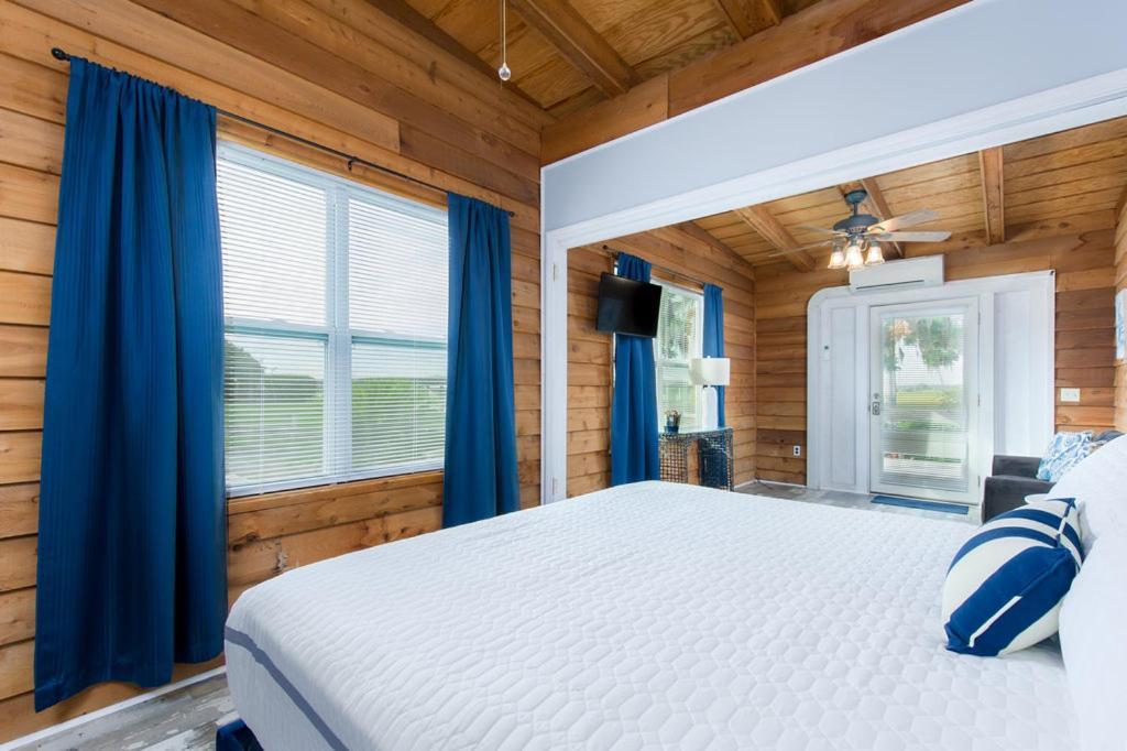 Darien Dockside Inn Екстериор снимка